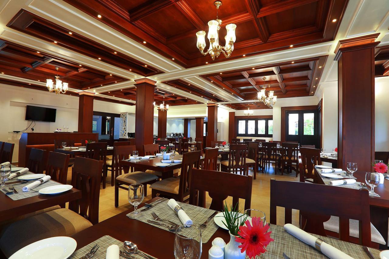 Nihara Resort And Spa Cochin Kochi Exterior foto