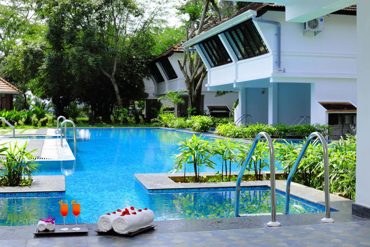Nihara Resort And Spa Cochin Kochi Exterior foto
