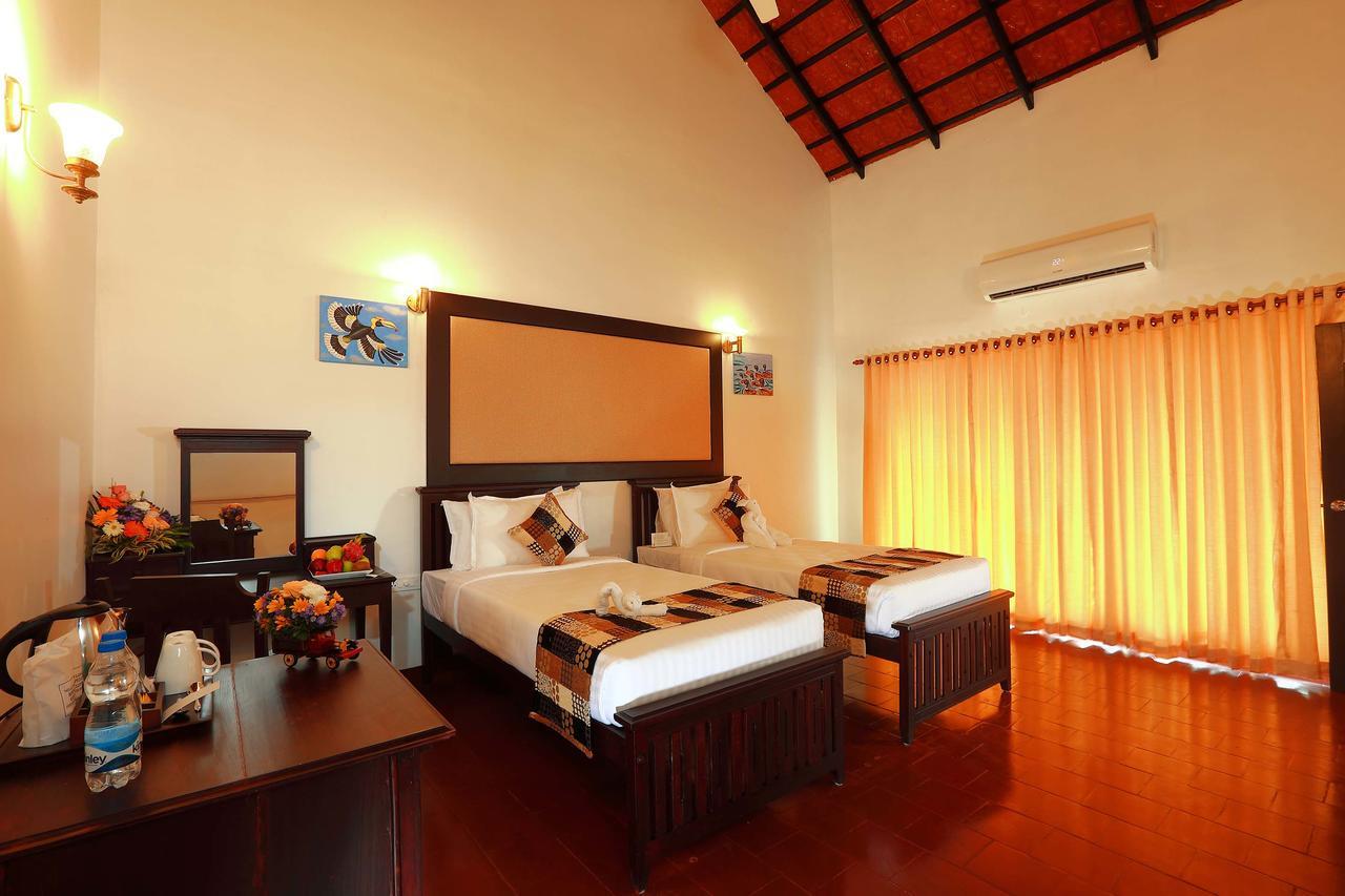 Nihara Resort And Spa Cochin Kochi Exterior foto
