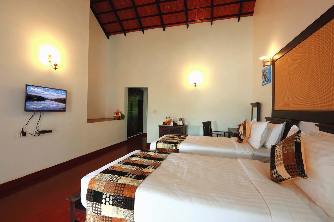 Nihara Resort And Spa Cochin Kochi Exterior foto
