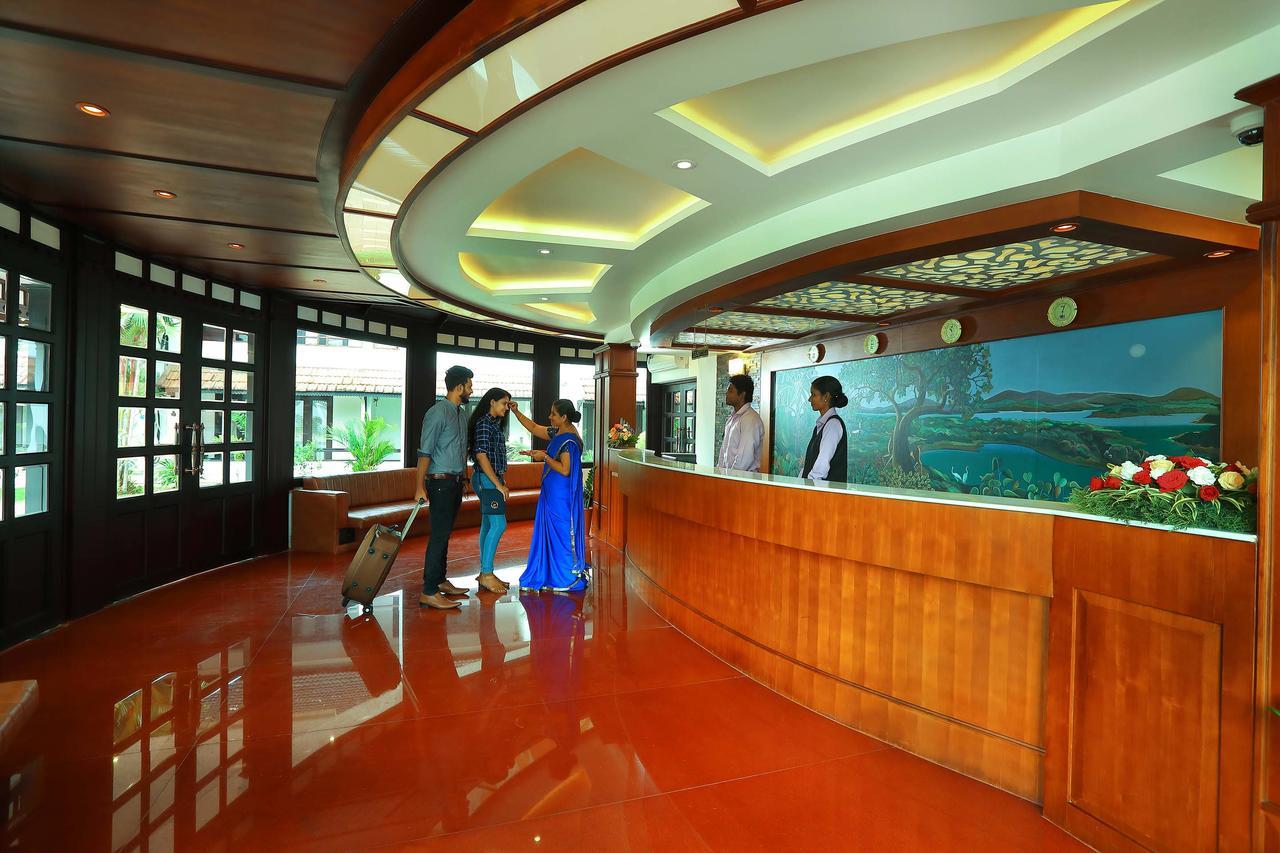Nihara Resort And Spa Cochin Kochi Exterior foto
