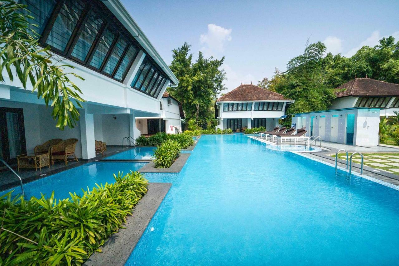 Nihara Resort And Spa Cochin Kochi Exterior foto
