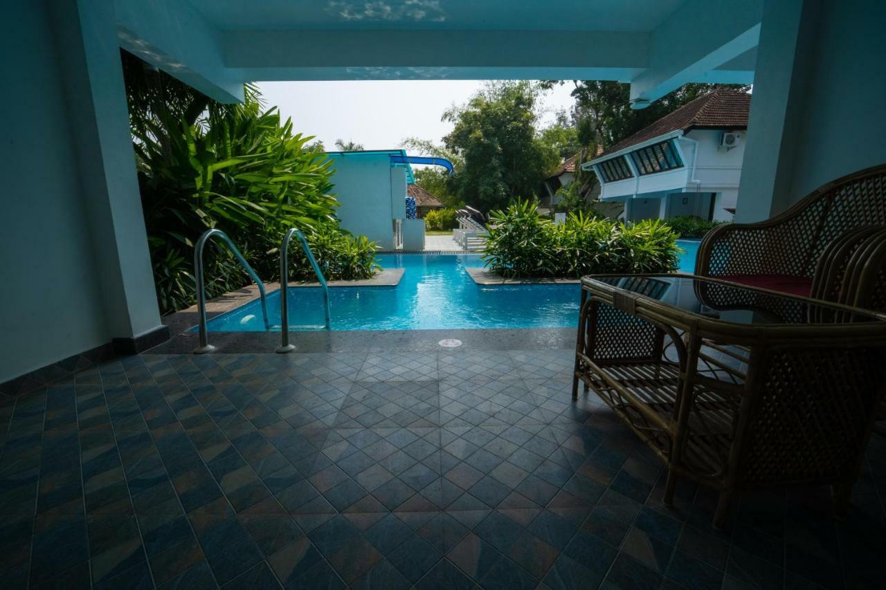 Nihara Resort And Spa Cochin Kochi Exterior foto