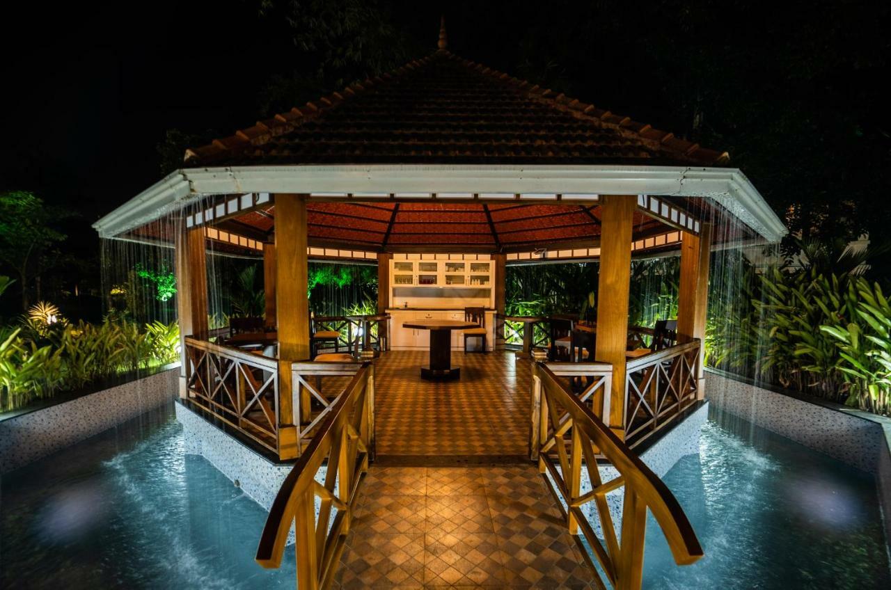 Nihara Resort And Spa Cochin Kochi Exterior foto