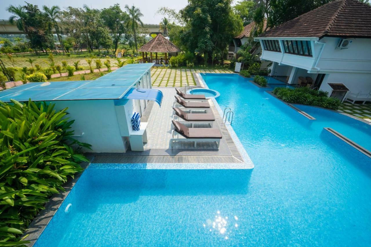 Nihara Resort And Spa Cochin Kochi Exterior foto