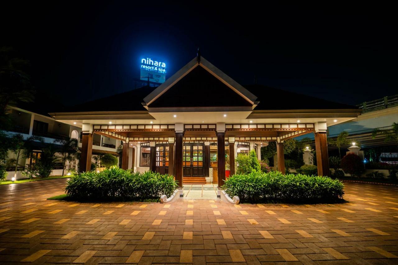 Nihara Resort And Spa Cochin Kochi Exterior foto